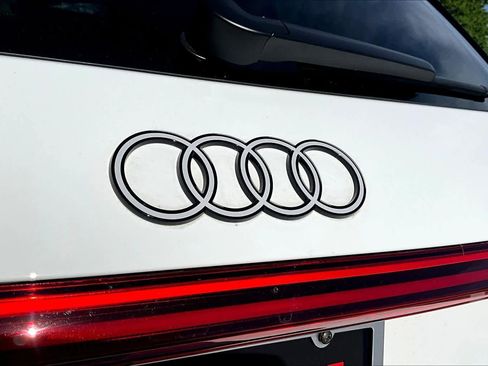 Used 2025 Audi Q5 Premium image 10