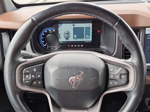 Used 2024 Ford Bronco Outer Banks AWD/4WD image 18
