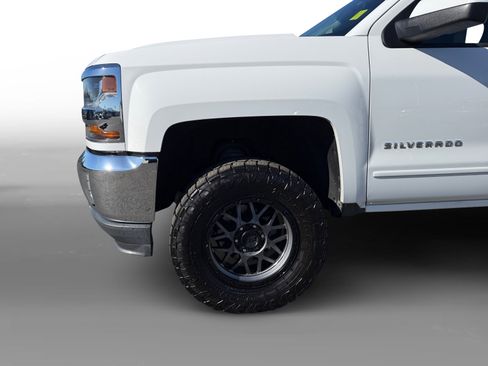 Used 2018 Chevrolet Silverado 1500 LT w/ All Star Edition image 9