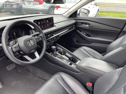 Used 2023 Honda Accord Touring image 4