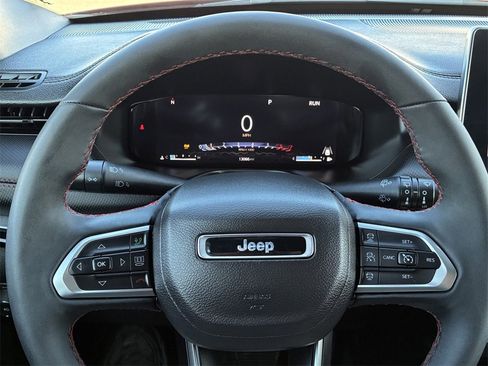 Used 2024 Jeep Compass Trailhawk w/ Trailhawk Elite Group image 17