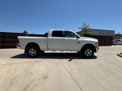 Used 2011 RAM 2500 SLT AWD/4WD image 2