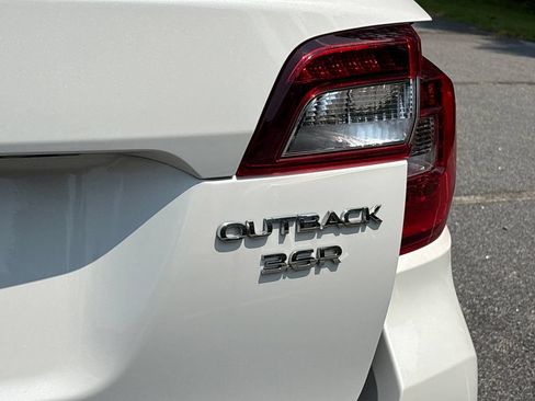 Used 2017 Subaru Outback 3.6R Limited AWD/4WD image 28