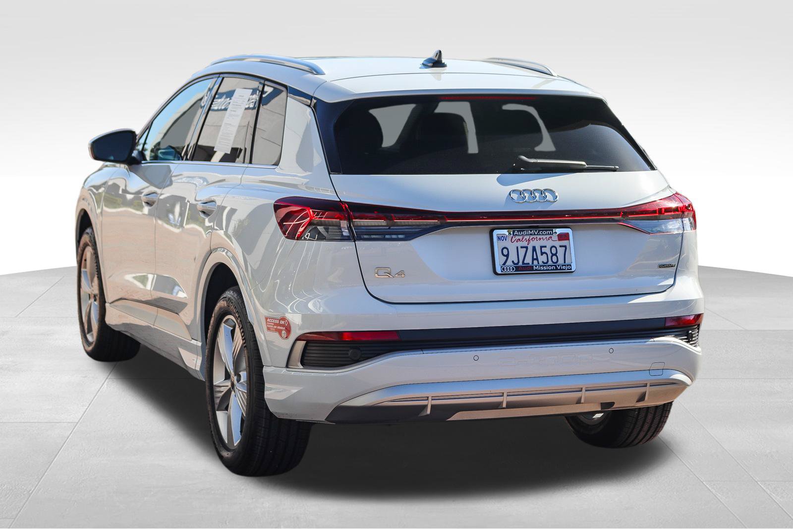 Used 2024 Audi Q4 e-tron Premium w/ Convenience Package AWD/4WD image 5
