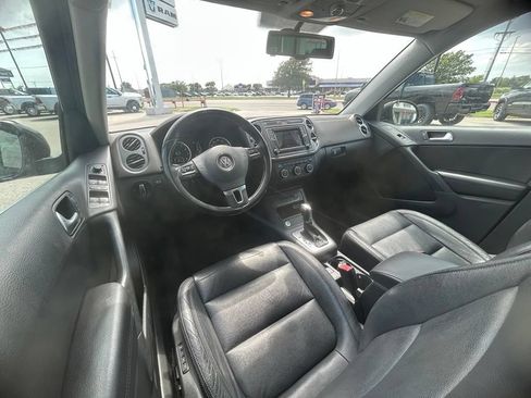 Used 2017 Volkswagen Tiguan Sport FWD image 7
