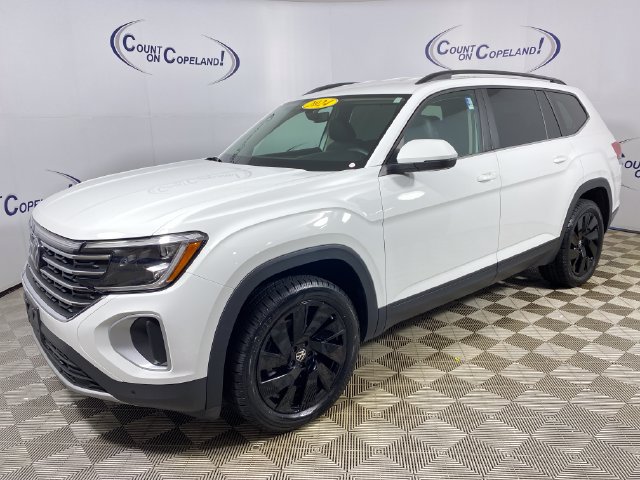 Used 2024 Volkswagen Atlas SE w/ Black Wheel Package AWD/4WD image 3