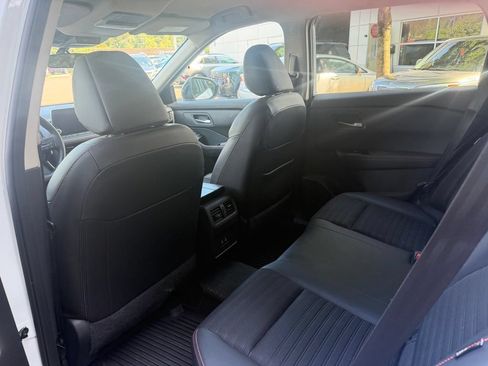 Used 2025 Nissan Rogue SV AWD/4WD image 16