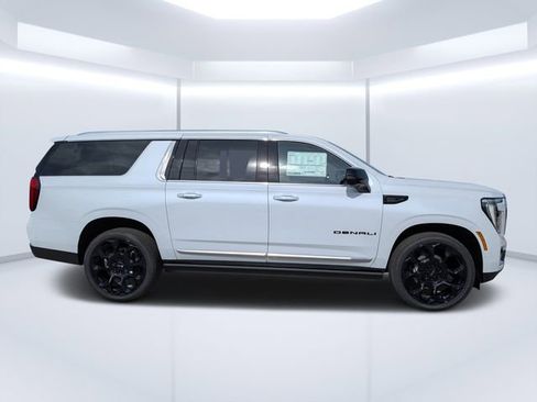 New 2026 GMC Yukon XL Denali w/ Denali Reserve Package AWD/4WD image 2