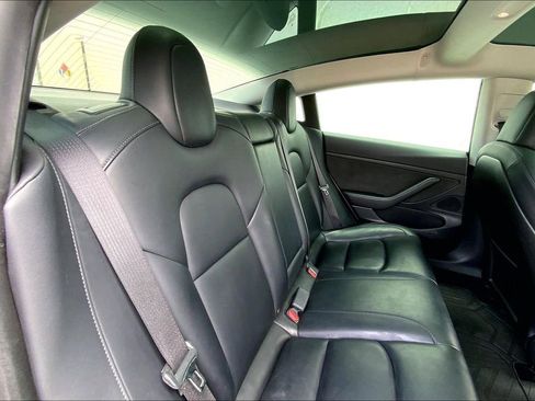 Used 2020 Tesla Model 3 Standard Range Plus RWD image 26