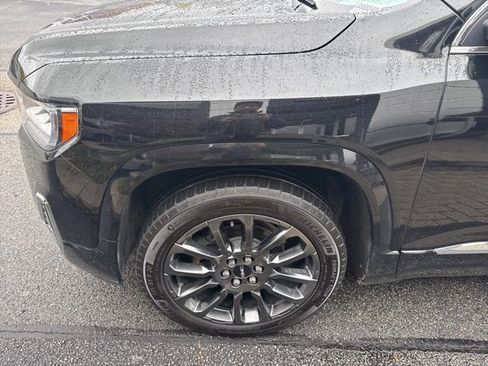 Used 2023 GMC Acadia Denali w/ Black Diamond Edition image 4