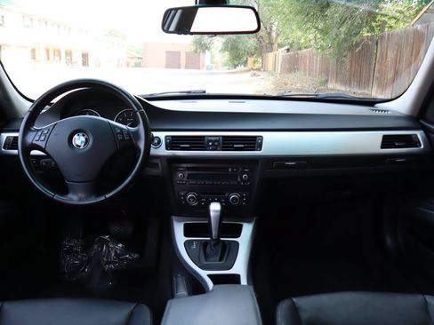 Used 2011 BMW 328i xDrive Sedan AWD/4WD image 16