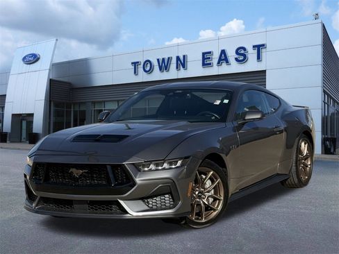 Used 2024 Ford Mustang GT Premium image 1