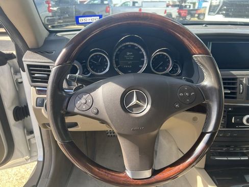 Used 2011 Mercedes-Benz E 550 Cabriolet image 5