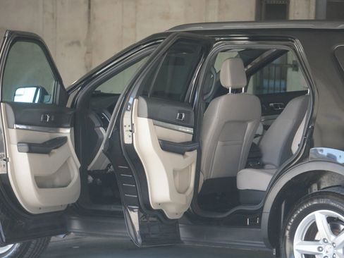 Used 2018 Ford Explorer 4WD image 4