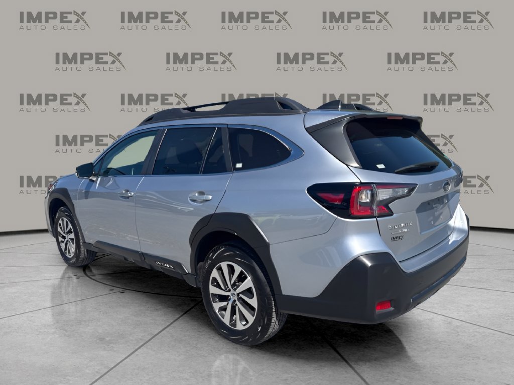 Used 2025 Subaru Outback Premium AWD/4WD image 3