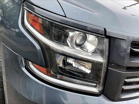 Used 2019 Chevrolet Suburban Premier w/ RST 6.2L Performance Edition RWD image 50