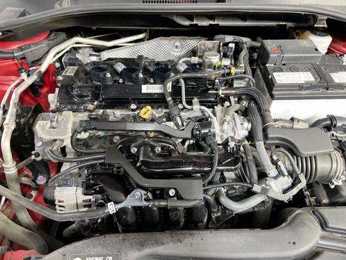 Used 2022 Toyota Corolla Cross XLE w/ Convenience Package image 29