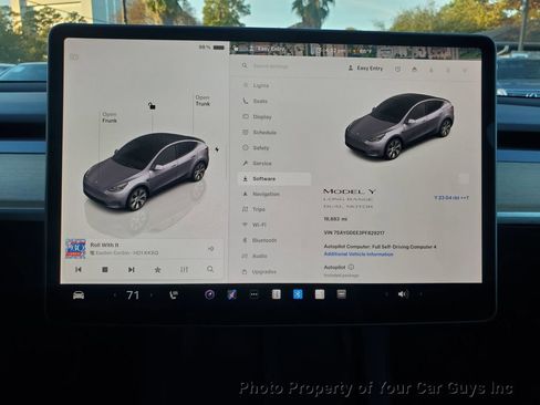 Used 2023 Tesla Model Y Long Range image 31
