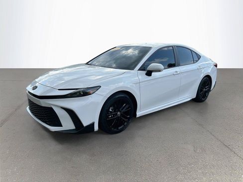 Used 2025 Toyota Camry SE w/ Convenience Package FWD image 8
