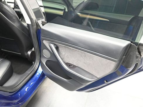 Used 2021 Tesla Model 3 Standard Range Plus image 17