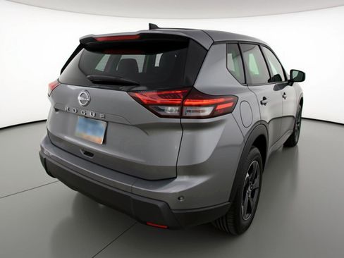 Used 2025 Nissan Rogue SV FWD image 9