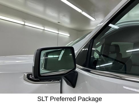 Used 2022 GMC Sierra 1500 SLT w/ SLT Premium Plus Package AWD/4WD image 21