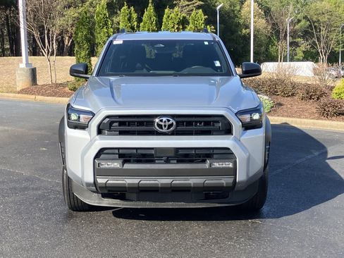 Used 2025 Toyota 4Runner SR5 image 3
