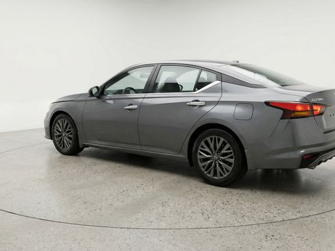 Used 2025 Nissan Altima 2.5 SV FWD image 6