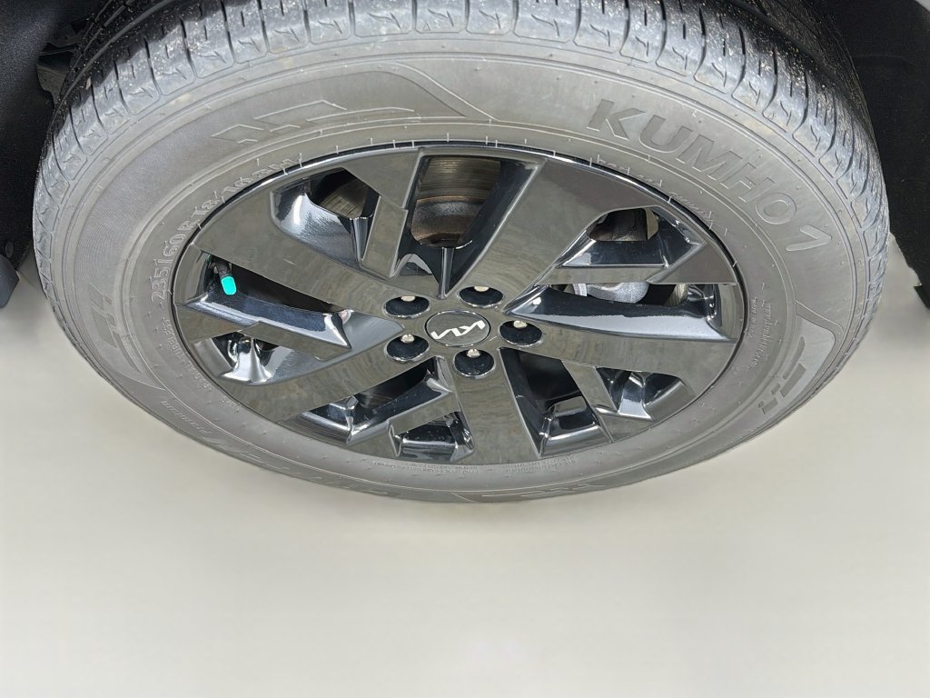 Used 2023 Kia Sorento S w/ Panoramic Sunroof Package AWD/4WD image 32