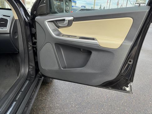 Used 2016 Volvo XC60 T5 Premier image 19