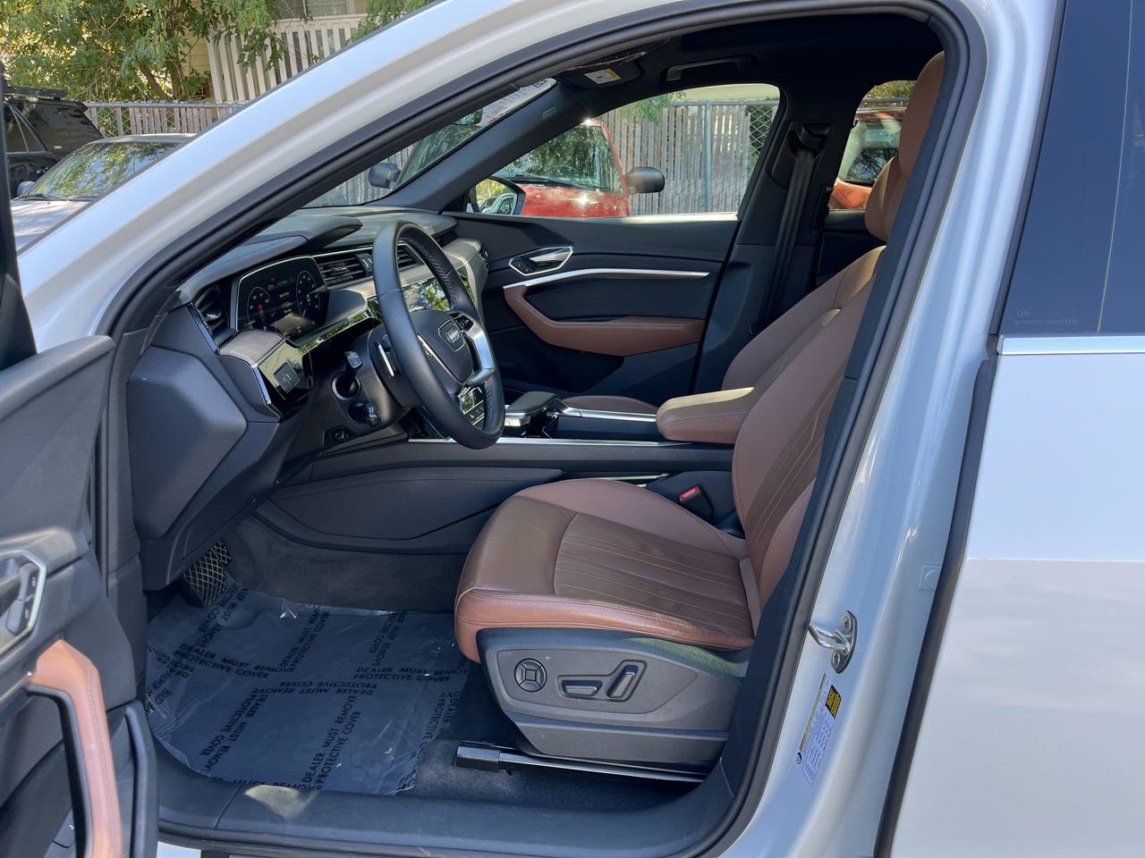 Used 2024 Audi Q8 e-tron Premium AWD/4WD image 4
