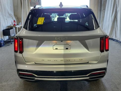Used 2022 Kia Sorento S FWD image 12
