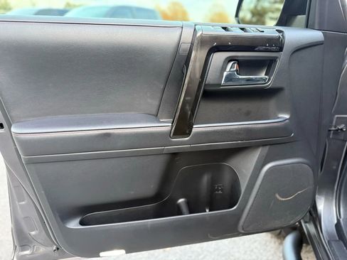 Used 2023 Toyota 4Runner TRD Off-Road image 18