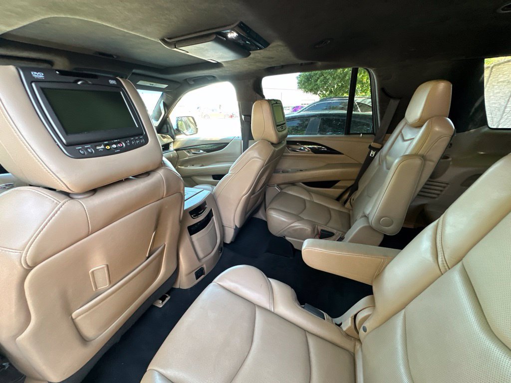 Used 2018 Cadillac Escalade Platinum AWD/4WD image 33