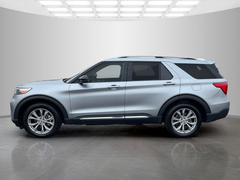 Used 2023 Ford Explorer Limited w/ Equipment Group 301A image 7