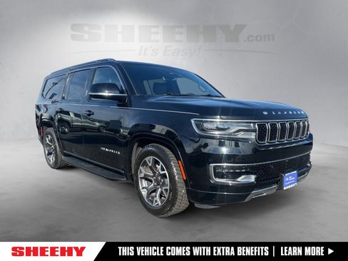 Used 2024 Jeep Wagoneer L Series III w/ Flexible Seating Group image 1