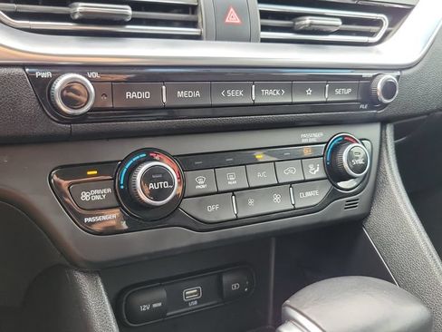 Used 2022 Kia Niro LXS FWD image 18