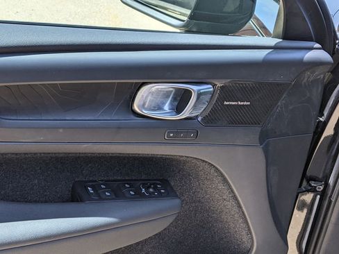 Certified 2023 Volvo C40 P8 Recharge Ultimate AWD/4WD image 10