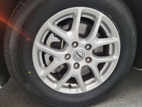 Used 2022 Chrysler Voyager LX FWD image 31