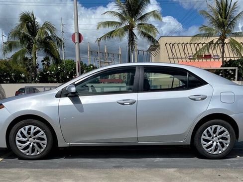 Used 2017 Toyota Corolla LE FWD image 8