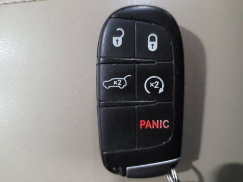 Used 2016 Jeep Grand Cherokee Limited image 32