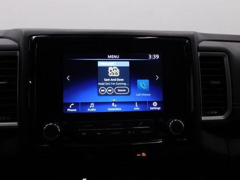 Used 2024 Nissan Frontier SV image 22