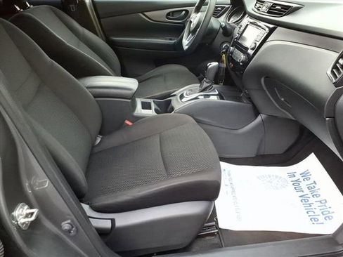 Used 2021 Nissan Rogue Sport S image 8