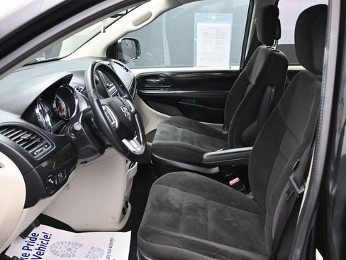 Used 2017 Dodge Grand Caravan SE w/ Power Window Group image 16