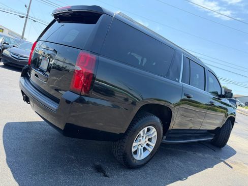 Used 2020 Chevrolet Suburban LT AWD/4WD image 57