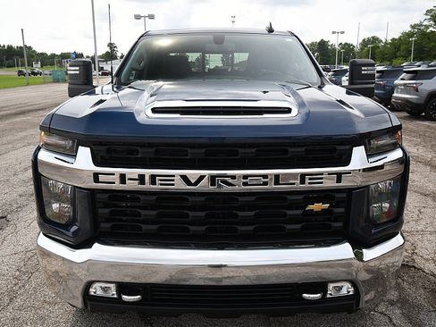 Used 2022 Chevrolet Silverado 2500 LT w/ Convenience Package AWD/4WD image 2