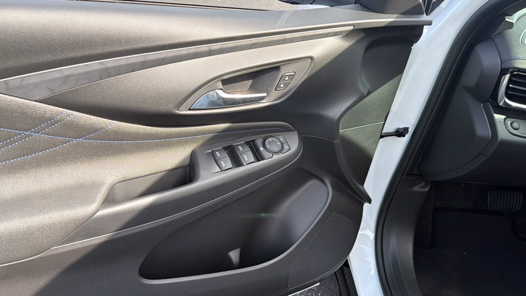 New 2026 Buick Envista Sport Touring w/ Convenience I Package FWD image 9