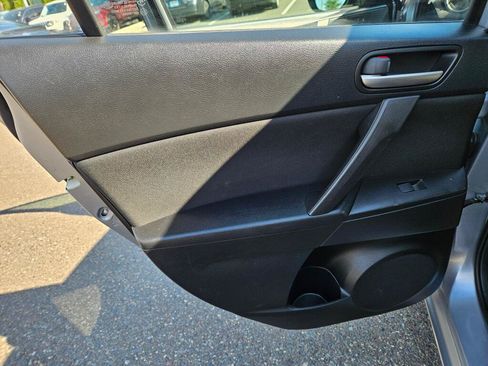 Used 2012 MAZDA MAZDA3 i Sport FWD image 13
