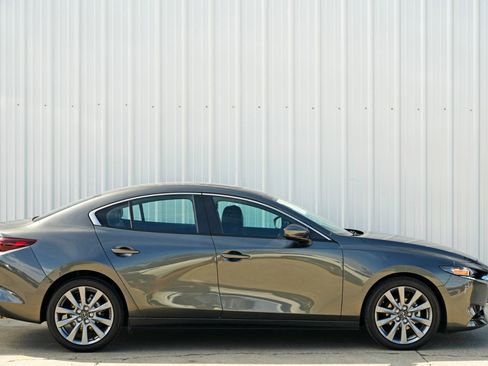 Used 2025 MAZDA MAZDA3 s image 49