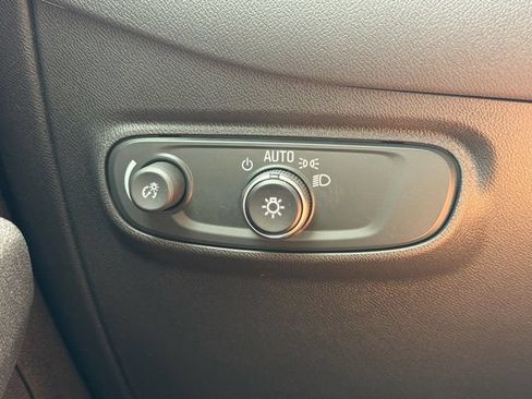 Used 2024 Chevrolet Equinox LT FWD image 28